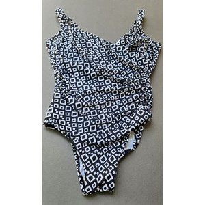 Miraclesuit Swimsuit 16 fits like 14 Escape Black White Slimming Swimmin…